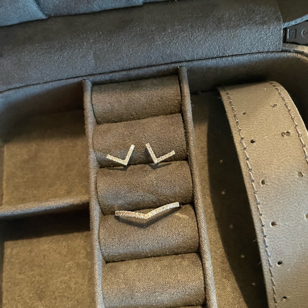 14k White Gold Diamond Chevron V Earrings and Ring Set